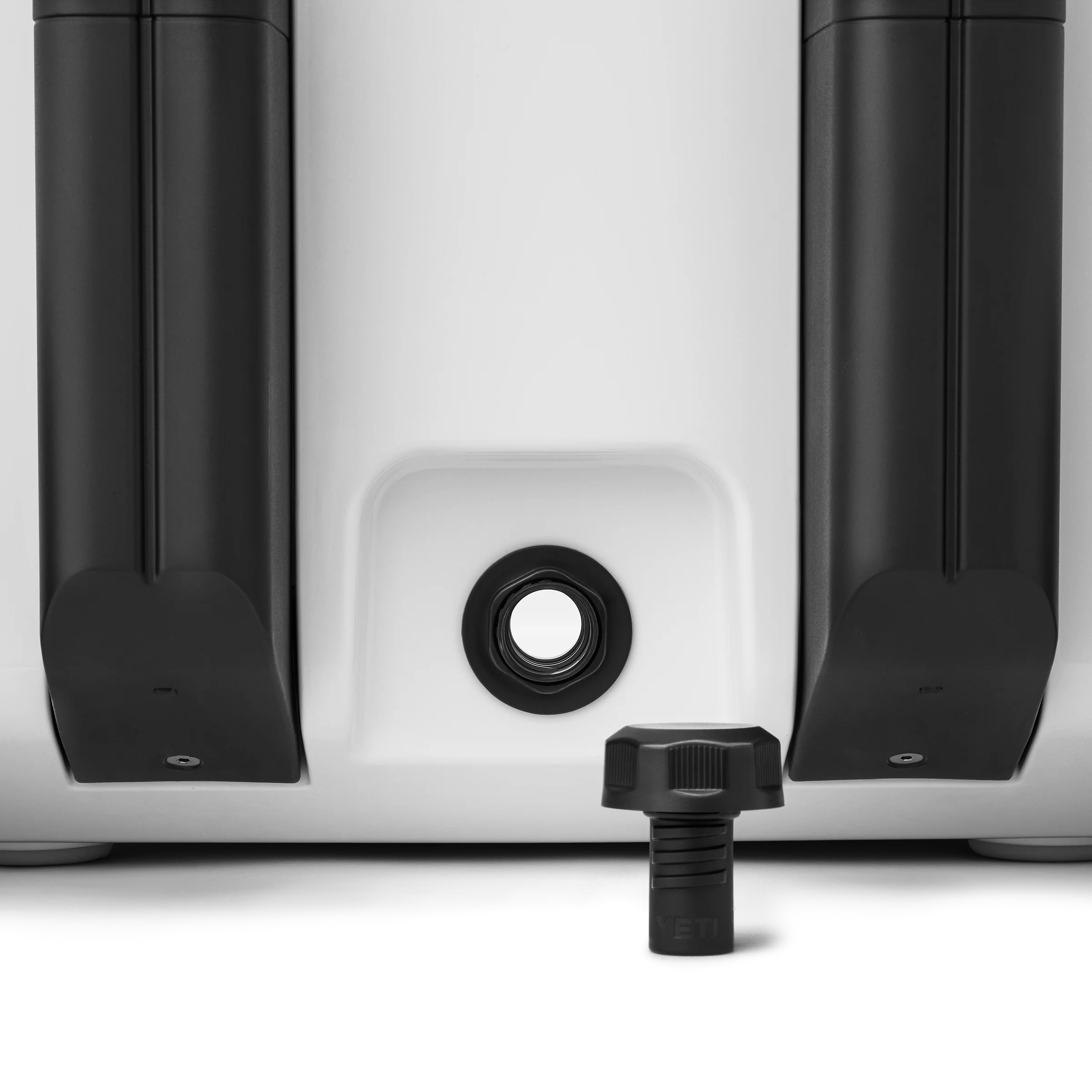 Roadie® 32 Wheeled Hard Cooler - Image 9